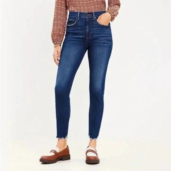 Ann Taylor LOFT Dark Wash Mid Rise Raw Hem Curvy Skinny Jeans 26 - Picture 1 of 5